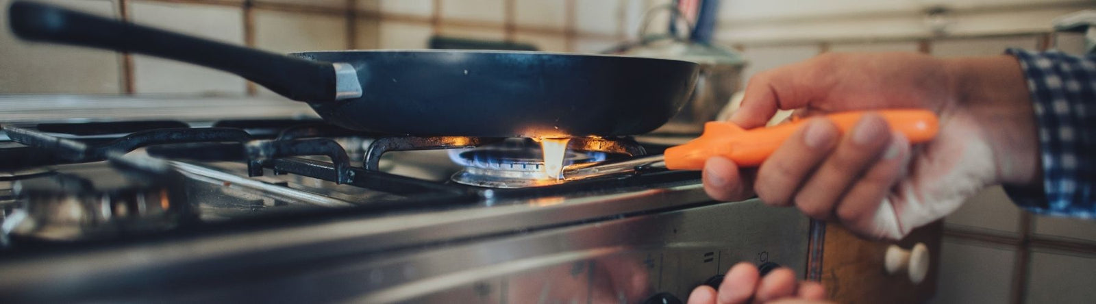 Gas stove, burner